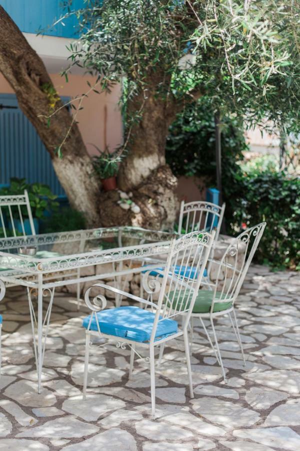 Afroditi Pansion Agios Nikitas Exterior photo