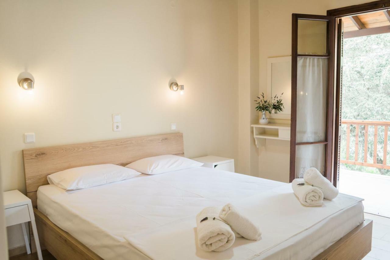 Afroditi Pansion Agios Nikitas Exterior photo